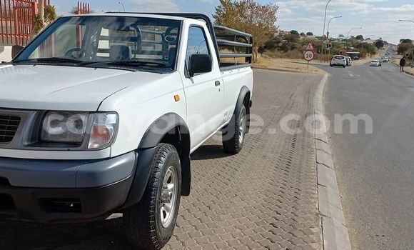 Acheter Occasion Voiture Nissan NP 300 Blanc à Windhoek, Namibie Acheter Occasion Voiture Nissan NP 300 Blanc à Windhoek, Namibie