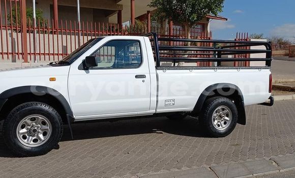 Acheter Occasion Voiture Nissan NP 300 Blanc à Windhoek, Namibie Acheter Occasion Voiture Nissan NP 300 Blanc à Windhoek, Namibie