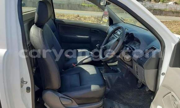 Buy Used Toyota Hilux White Car in Windhoek in Namibia Buy Used Toyota Hilux White Car in Windhoek in Namibia