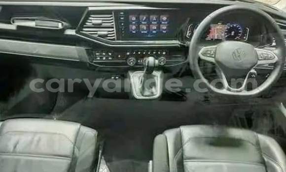 Buy Used Volkswagen Caravelle Silver Car in Windhoek in Namibia Buy Used Volkswagen Caravelle Silver Car in Windhoek in Namibia