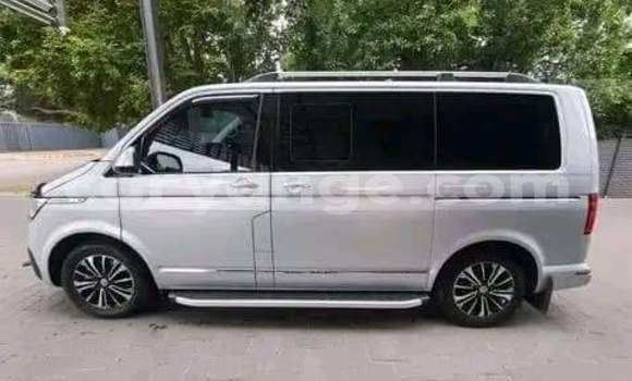 Buy Used Volkswagen Caravelle Silver Car in Windhoek in Namibia Buy Used Volkswagen Caravelle Silver Car in Windhoek in Namibia