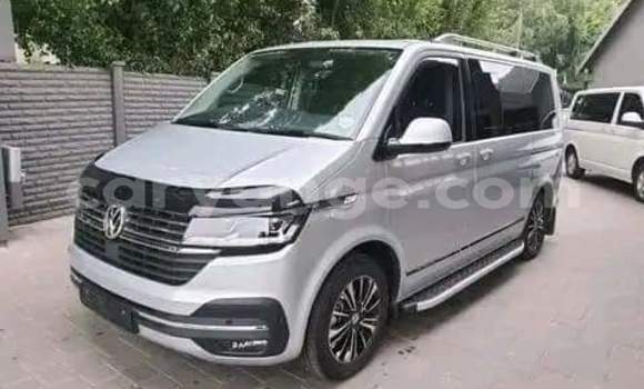 Buy Used Volkswagen Caravelle Silver Car in Windhoek in Namibia Buy Used Volkswagen Caravelle Silver Car in Windhoek in Namibia