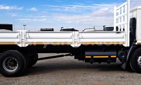 Acheter Occasion Utilitaire Man Silent Blanc à Windhoek, Namibie Acheter Occasion Utilitaire Man Silent Blanc à Windhoek, Namibie