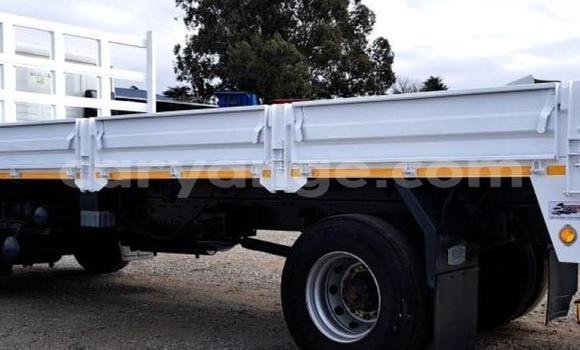 Acheter Occasion Utilitaire Man Silent Blanc à Windhoek, Namibie Acheter Occasion Utilitaire Man Silent Blanc à Windhoek, Namibie