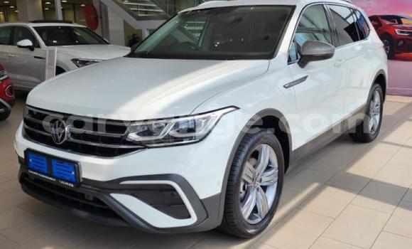 Buy Used Volkswagen Tiguan White Car in Windhoek in Namibia