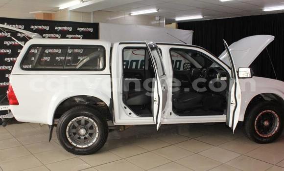 Acheter Occasion Voiture Isuzu KB Blanc à Windhoek, Namibie Acheter Occasion Voiture Isuzu KB Blanc à Windhoek, Namibie