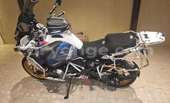Buy Used BMW R1200GS Adventure Blue Bike in Windhoek in Namibia Buy Used BMW R1200GS Adventure Blue Bike in Windhoek in Namibia