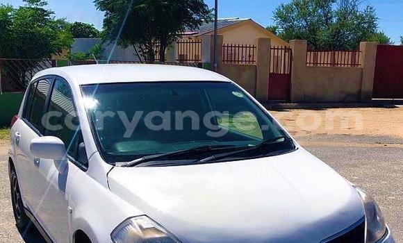 Acheter Occasion Voiture Nissan Tiida Blanc à Windhoek, Namibie Acheter Occasion Voiture Nissan Tiida Blanc à Windhoek, Namibie
