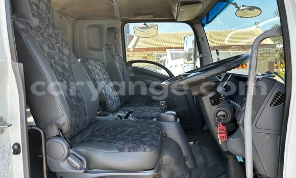 Acheter Occasion Utilitaire Isuzu FTR 850 Blanc à Windhoek, Namibie Acheter Occasion Utilitaire Isuzu FTR 850 Blanc à Windhoek, Namibie