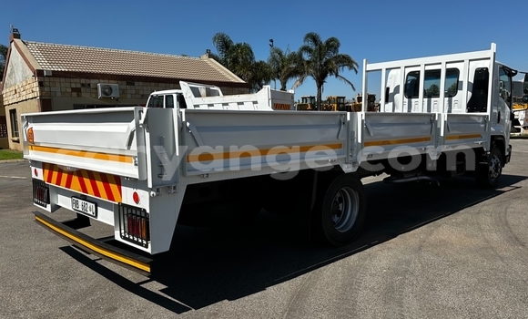 Acheter Occasion Utilitaire Isuzu FTR 850 Blanc à Windhoek, Namibie Acheter Occasion Utilitaire Isuzu FTR 850 Blanc à Windhoek, Namibie