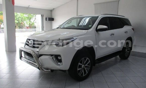 Buy Used Toyota Fortuner White Car in Windhoek in Namibia Buy Used Toyota Fortuner White Car in Windhoek in Namibia