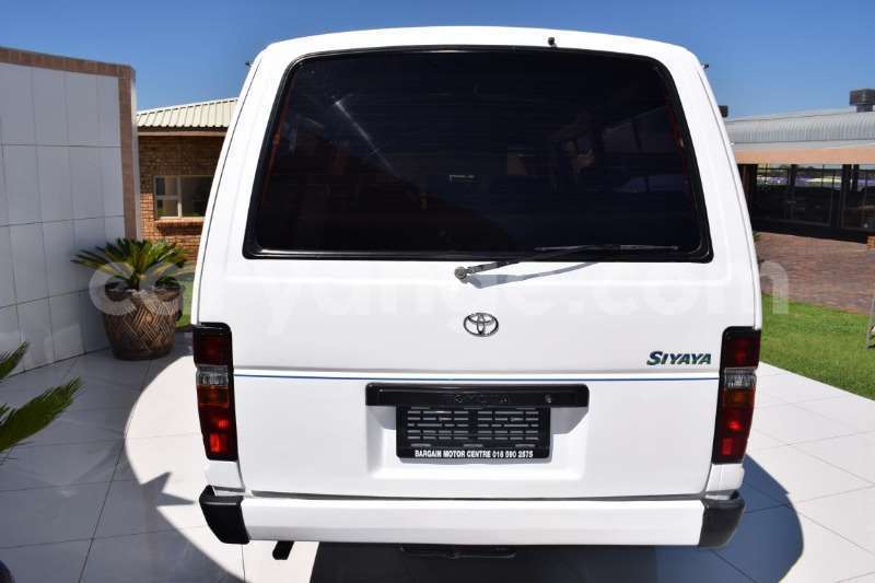 Big with watermark toyota hi ace 2200 siyaya 2006 id 61220978 type main 5