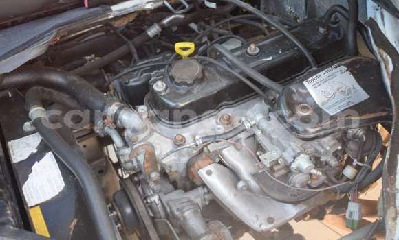 Buy Used Toyota Hi Ace White Car in Maltahohe in Hardap Buy Used Toyota Hi Ace White Car in Maltahohe in Hardap