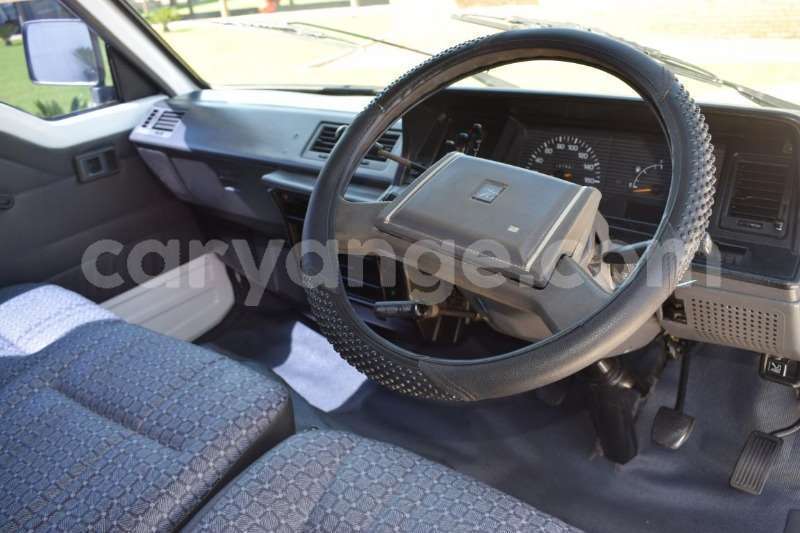 Big with watermark toyota hi ace 2200 siyaya 2006 id 61220990 type main 4