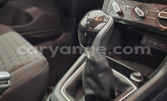 Acheter Occasion Voiture Volkswagen T-Roc Bleu à Karasburg, Karas Acheter Occasion Voiture Volkswagen T-Roc Bleu à Karasburg, Karas