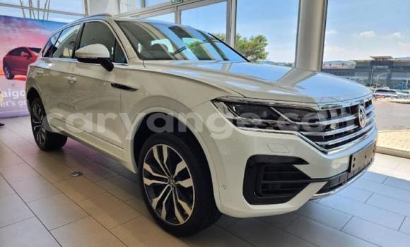Acheter Occasion Voiture Volkswagen Touareg Blanc à Import - Dubai, Namibie