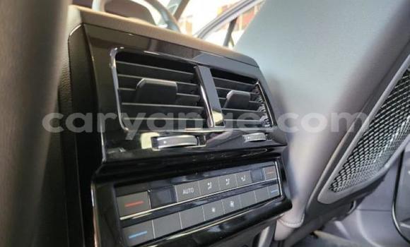 Acheter Occasion Voiture Volkswagen Touareg Blanc à Import - Dubai, Namibie Acheter Occasion Voiture Volkswagen Touareg Blanc à Import - Dubai, Namibie