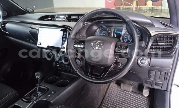 Acheter Occasion Voiture Toyota Hilux Blanc à Rundu, Namibie Acheter Occasion Voiture Toyota Hilux Blanc à Rundu, Namibie