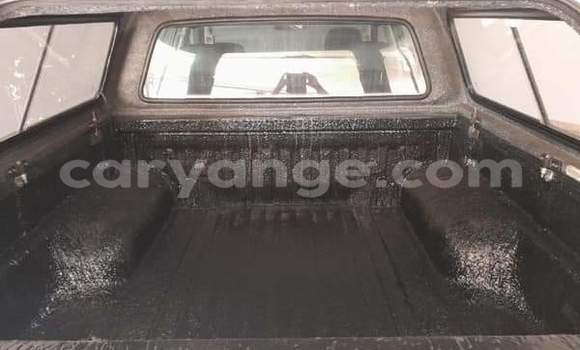 Acheter Occasion Voiture Isuzu KB Blanc à Walvis Bay, Namibie Acheter Occasion Voiture Isuzu KB Blanc à Walvis Bay, Namibie