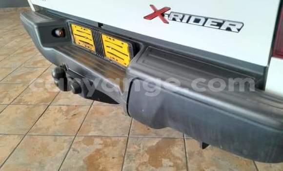 Acheter Occasion Voiture Isuzu KB Blanc à Walvis Bay, Namibie Acheter Occasion Voiture Isuzu KB Blanc à Walvis Bay, Namibie