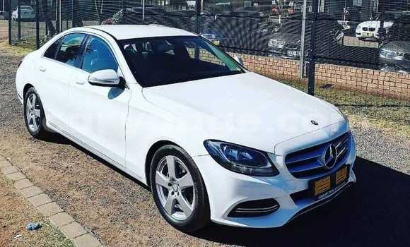 Acheter Occasion Voiture Mercedes-Benz C–Class Blanc à Arandis, Kunene