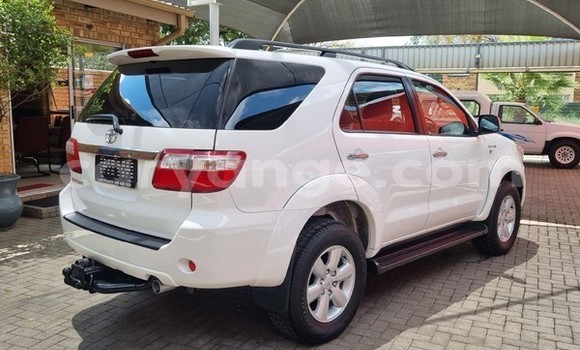 Buy Used Toyota Fortuner White Car in Windhoek in Namibia Buy Used Toyota Fortuner White Car in Windhoek in Namibia
