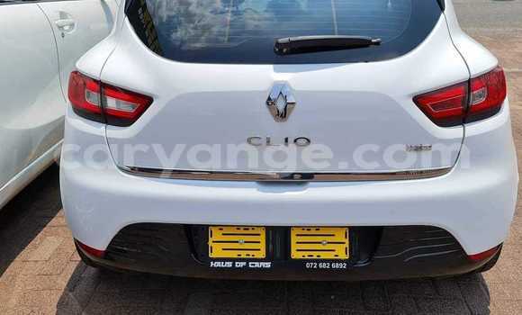 Buy Used Renault Clio White Car in Henties Bay in Erongo Buy Used Renault Clio White Car in Henties Bay in Erongo
