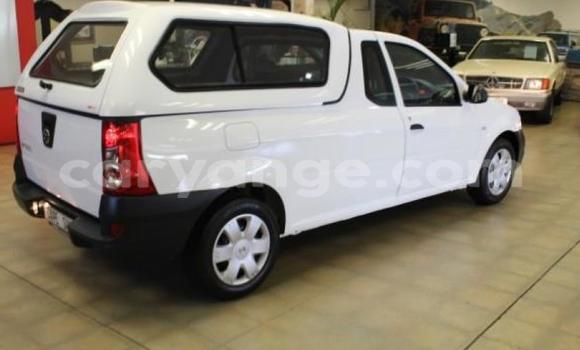Buy Used Nissan NP 300 White Car in Windhoek in Namibia Buy Used Nissan NP 300 White Car in Windhoek in Namibia