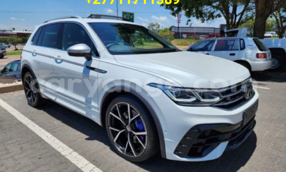 Buy Used Volkswagen Tiguan White Car in Windhoek in Namibia