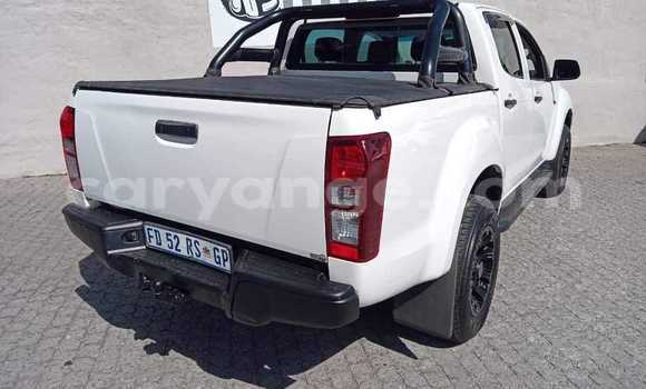 Buy Used Isuzu KB White Car in Karasburg in Karas Buy Used Isuzu KB White Car in Karasburg in Karas
