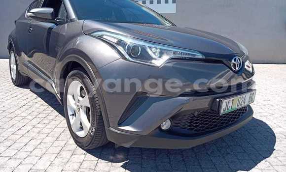 Acheter Occasion Voiture Toyota C-HR Gris à Windhoek, Namibie Acheter Occasion Voiture Toyota C-HR Gris à Windhoek, Namibie