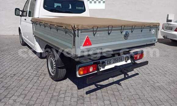 Acheter Occasion Voiture Volkswagen Transporter Blanc à Henties Bay, Erongo Acheter Occasion Voiture Volkswagen Transporter Blanc à Henties Bay, Erongo