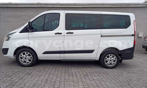 Buy Used Ford Tourneo Custom White Car in Usakos in Erongo Buy Used Ford Tourneo Custom White Car in Usakos in Erongo