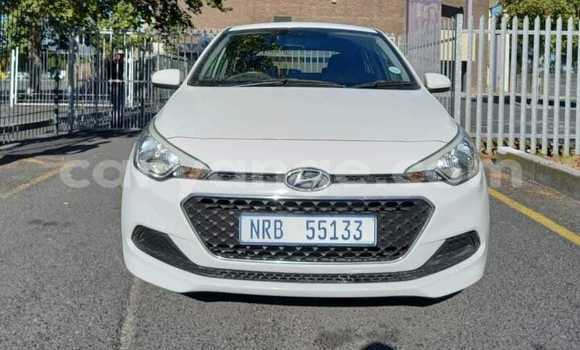Acheter Occasion Voiture Hyundai I20 Blanc à Usakos, Erongo Acheter Occasion Voiture Hyundai I20 Blanc à Usakos, Erongo