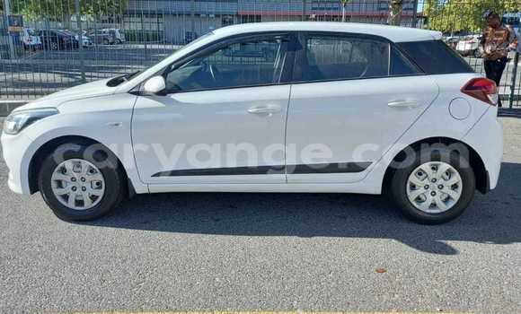 Acheter Occasion Voiture Hyundai I20 Blanc à Usakos, Erongo Acheter Occasion Voiture Hyundai I20 Blanc à Usakos, Erongo
