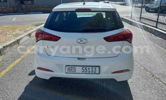 Acheter Occasion Voiture Hyundai I20 Blanc à Usakos, Erongo Acheter Occasion Voiture Hyundai I20 Blanc à Usakos, Erongo