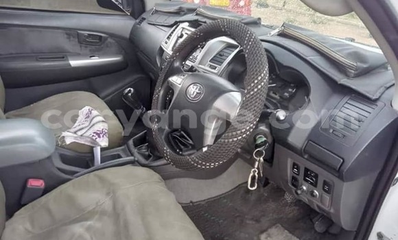 Acheter Occasion Voiture Toyota Hilux Blanc à Ondangwa, Oshikoto Acheter Occasion Voiture Toyota Hilux Blanc à Ondangwa, Oshikoto