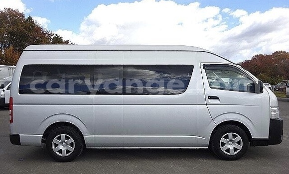 Buy Used Toyota Hi Ace Silver Car in Karibib in Erongo