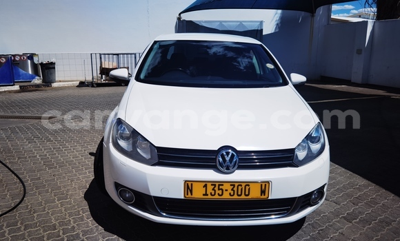 Buy Used Volkswagen Golf White Car in Windhoek in Namibia