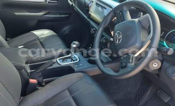 Buy Used Toyota Hilux Beige Car in Grootfontein in Namibia Buy Used Toyota Hilux Beige Car in Grootfontein in Namibia