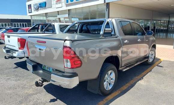 Buy Used Toyota Hilux Beige Car in Grootfontein in Namibia Buy Used Toyota Hilux Beige Car in Grootfontein in Namibia