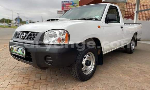 Acheter Occasion Voiture Nissan NP 300 Blanc à Henties Bay, Erongo Acheter Occasion Voiture Nissan NP 300 Blanc à Henties Bay, Erongo