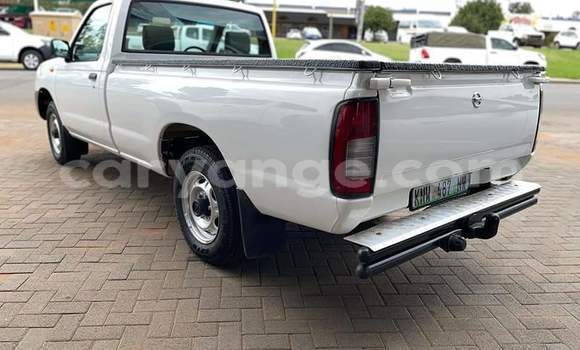 Acheter Occasion Voiture Nissan NP 300 Blanc à Henties Bay, Erongo Acheter Occasion Voiture Nissan NP 300 Blanc à Henties Bay, Erongo
