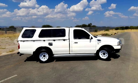 Acheter Occasion Voiture FORD MUSTANG Blanc à Okahandja, Namibie Acheter Occasion Voiture FORD MUSTANG Blanc à Okahandja, Namibie