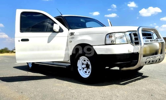 Acheter Occasion Voiture FORD MUSTANG Blanc à Okahandja, Namibie Acheter Occasion Voiture FORD MUSTANG Blanc à Okahandja, Namibie