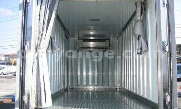 Buy Used Mitsubishi Van White Truck in Grootfontein in Namibia Buy Used Mitsubishi Van White Truck in Grootfontein in Namibia