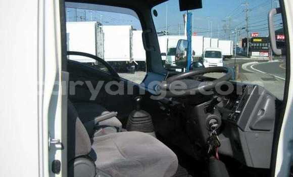 Buy Used Mitsubishi Van White Truck in Grootfontein in Namibia Buy Used Mitsubishi Van White Truck in Grootfontein in Namibia