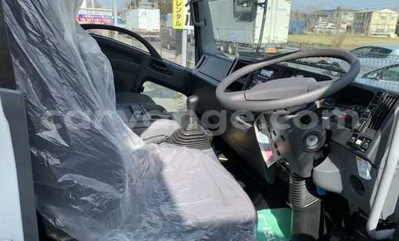 Buy Used Mitsubishi Van White Truck in Katima Mulilo in Caprivi Buy Used Mitsubishi Van White Truck in Katima Mulilo in Caprivi