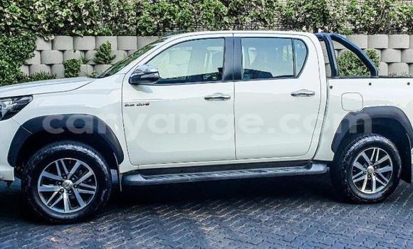 Acheter Occasion Voiture Toyota Hilux Blanc à Karasburg, Karas Acheter Occasion Voiture Toyota Hilux Blanc à Karasburg, Karas