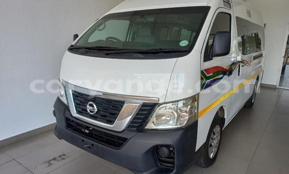 Acheter Occasion Voiture Nissan NV350 Caravan Blanc à Warmbad, Karas
